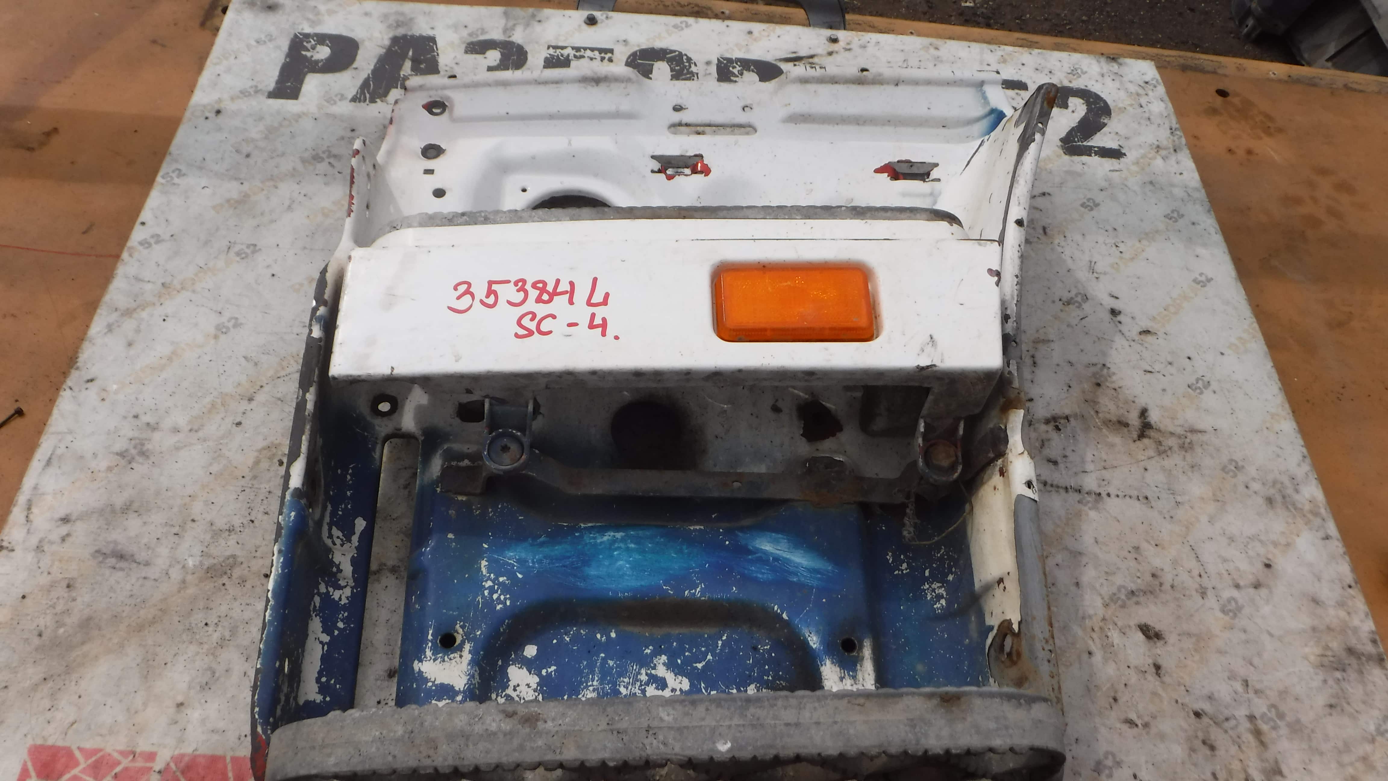 Корпус подножки левый Скания Scania R144 DSC-1415 1854227 1515193